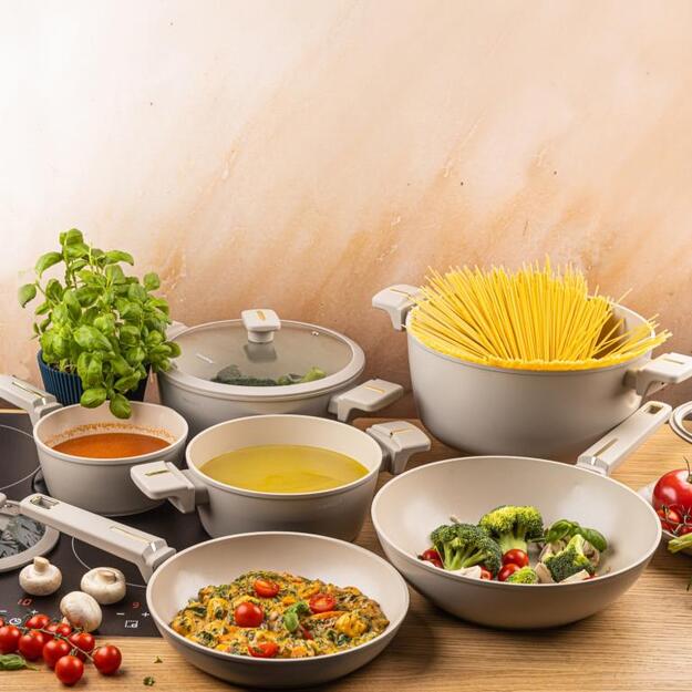 Klausberg KB-7969 12 dalių puodų rinkinys su wok keptuve, smėlio spalvos 5