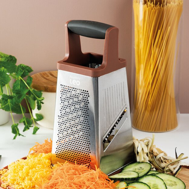 BergHOFF 4 pusių tarkuoklė - stambus, smulkus, žievelių ir itin stambus nerūdijančio plieno peiliai su mink&scaron;ta rankena 