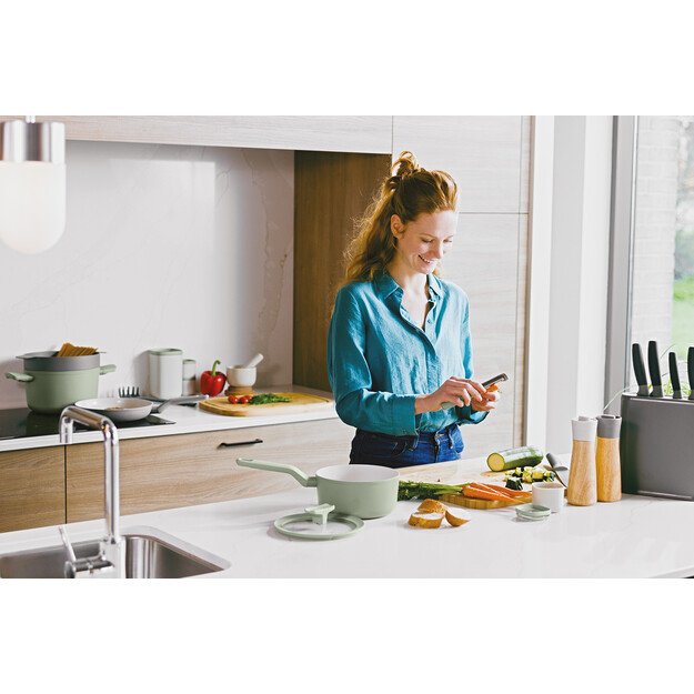 BergHOFF tiesus skustukas - Balance serija su mink&scaron;tu laikymu ir perdirbto plastiko rankena 