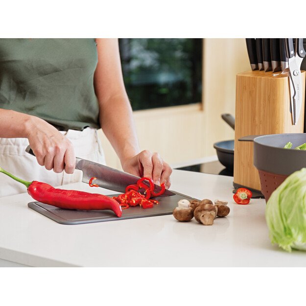 BergHOFF 20 cm šefo peilis - Graphite serija su lenktu galu ir plačiu ašmeniu smulkinimui ir lengvam kapojimui 