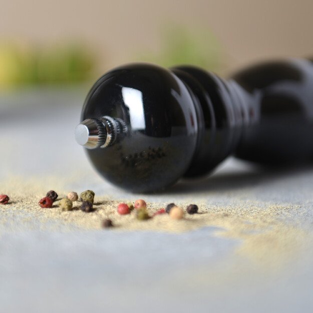 BergHOFF 16.5 cm pipirų malūnėlis - blizgus juodas medinis malūnėlis su reguliuojamu keraminiu mechanizmu 