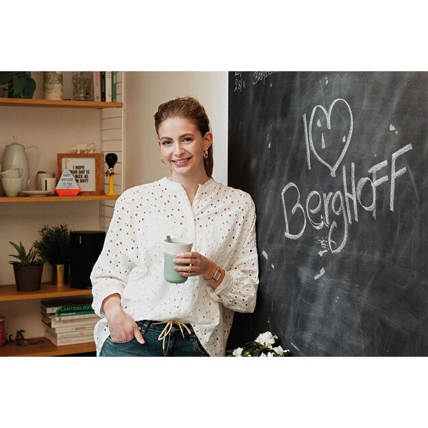 BergHOFF 0,33 l kelioninis puodelis - Leo serijos porcelianinis puodelis su dangteliu, tinka kavos aparatui ir puodelių laikikliui 