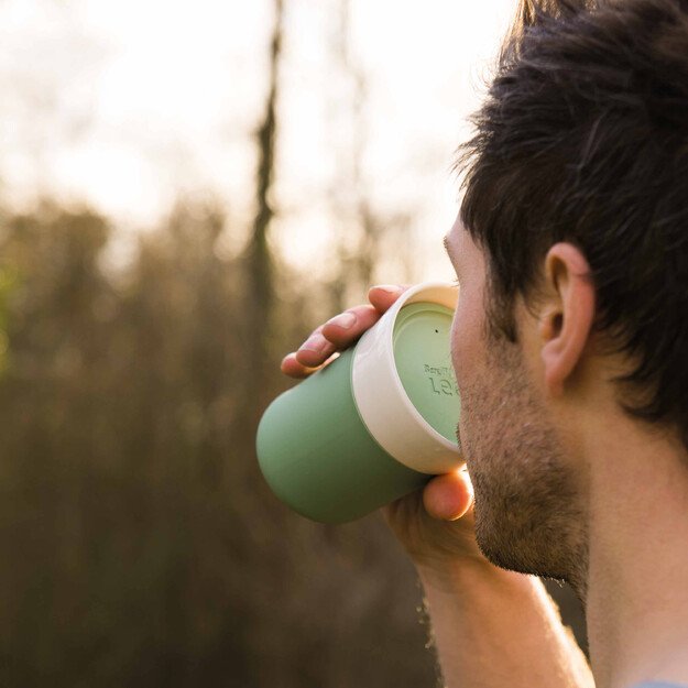 BergHOFF 0,33 l kelioninis puodelis - Leo serijos porcelianinis puodelis su dangteliu, tinka kavos aparatui ir puodelių laikikliui 